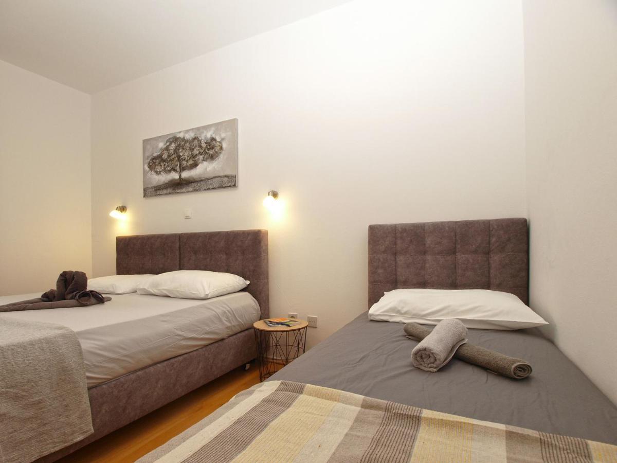 Apartments Biskupije 810 Medulin Luaran gambar