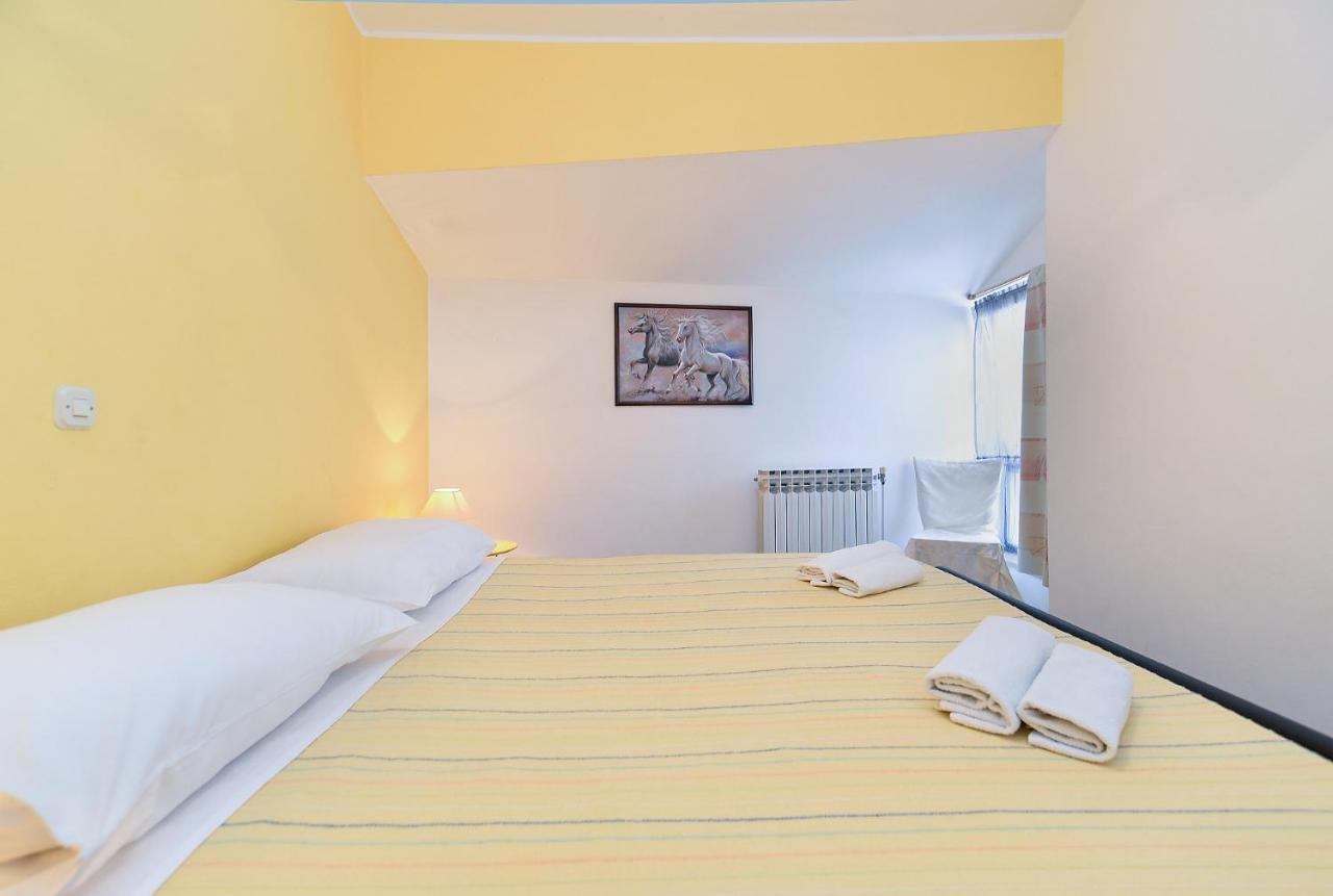 Apartments Biskupije 810 Medulin Luaran gambar